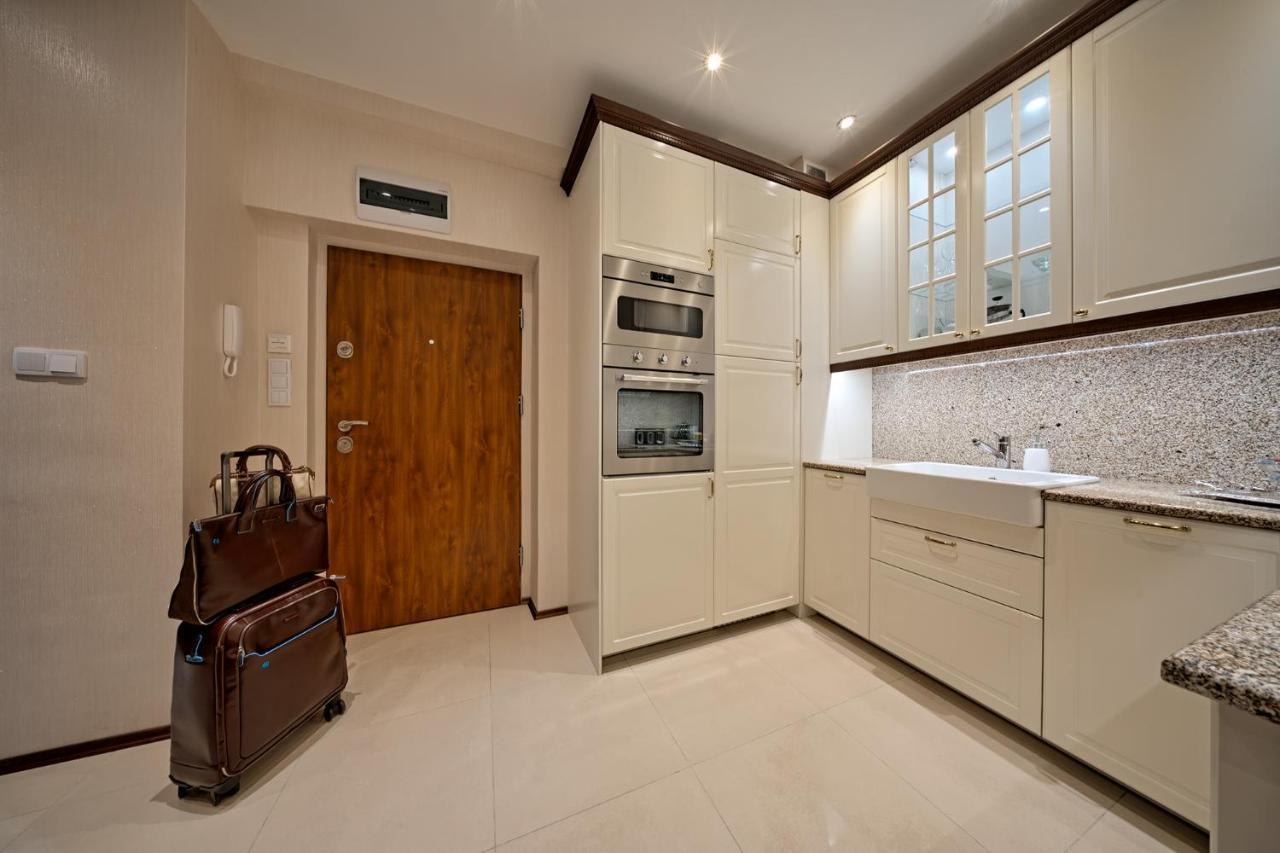 Villa La Val, Apartamenty Wałbrzych Buitenkant foto
