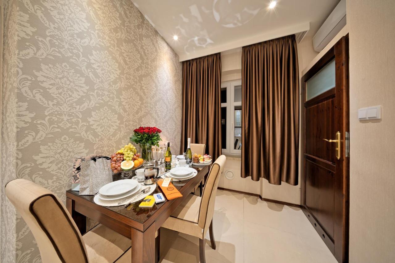 Villa La Val, Apartamenty Wałbrzych Buitenkant foto