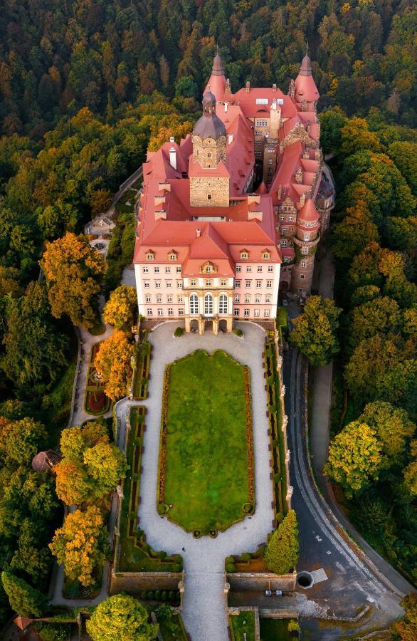 Villa La Val, Apartamenty Wałbrzych Buitenkant foto
