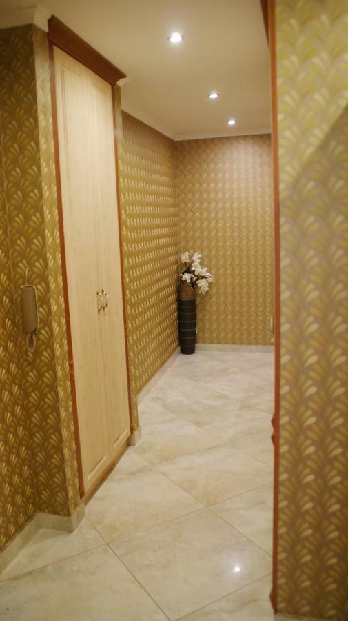Villa La Val, Apartamenty Wałbrzych Buitenkant foto