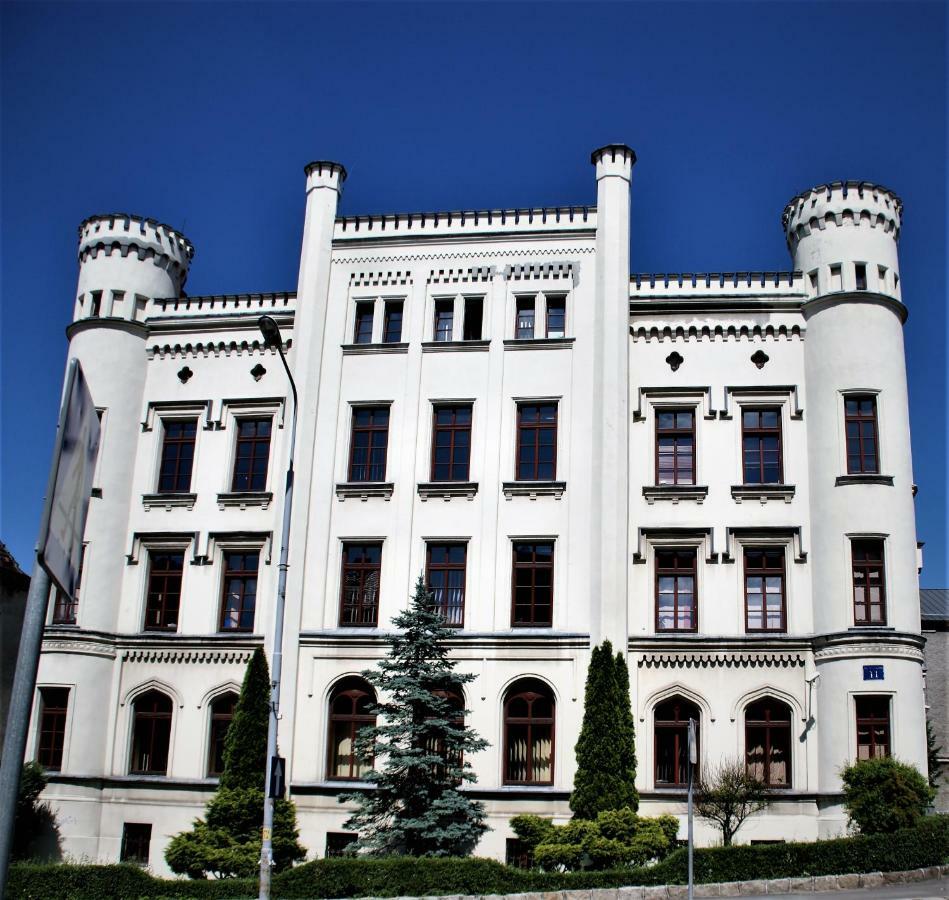 Villa La Val, Apartamenty Wałbrzych Buitenkant foto