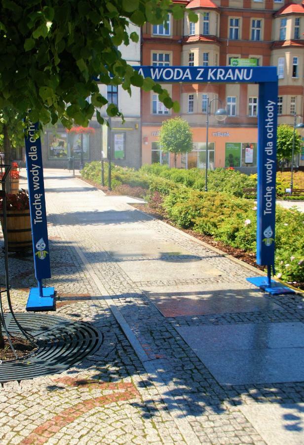 Villa La Val, Apartamenty Wałbrzych Buitenkant foto