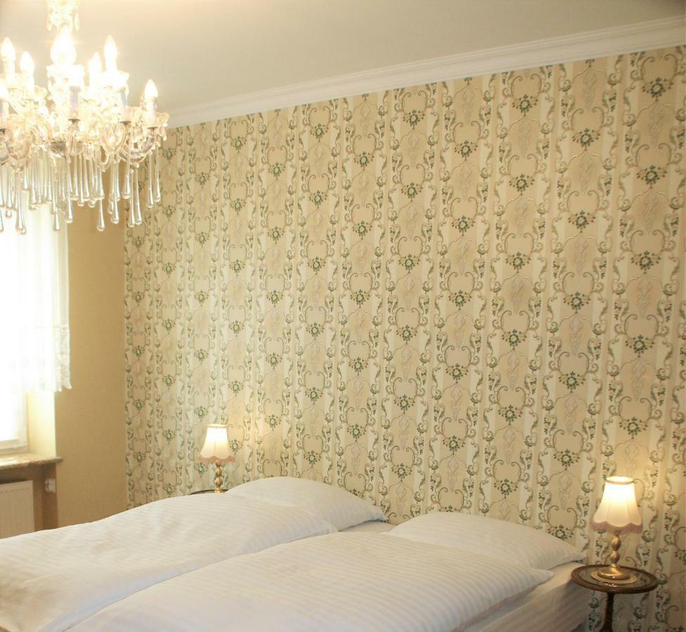 Villa La Val, Apartamenty Wałbrzych Buitenkant foto