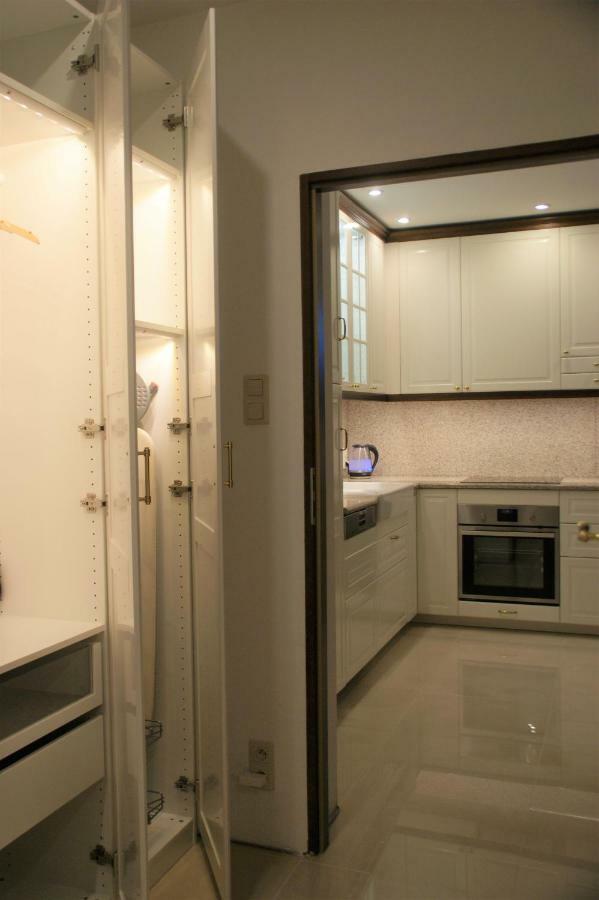 Villa La Val, Apartamenty Wałbrzych Buitenkant foto