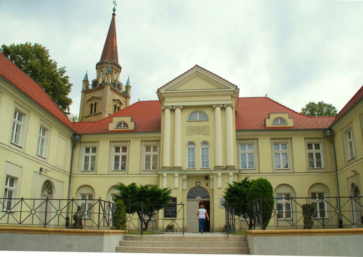 Villa La Val, Apartamenty Wałbrzych Buitenkant foto
